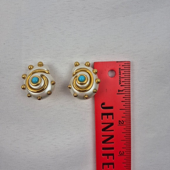 Kenneth Lane KJL Gold Tone Blue Cabochon Clip On Earrings Regal Studded VTG - Picture 6 of 6